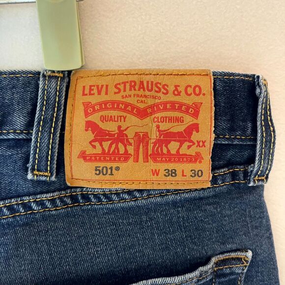 Levi Strauss & Co 501 Button Fly Jeans Dark Wash Mens W38 L30 - Picture 3 of 13